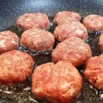 Ćufte u sosu – zapečene u rerni | Formiranje i pečenje ćuftica | Postupak 2 | Slika 3/6