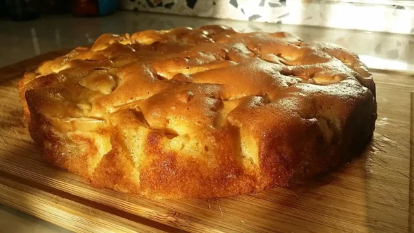 Kolač sa jabukama na tradicionalan način | Istaknuta slika 1/4 | Jednostavan, i, ukusan, kolač, sa, jabukama