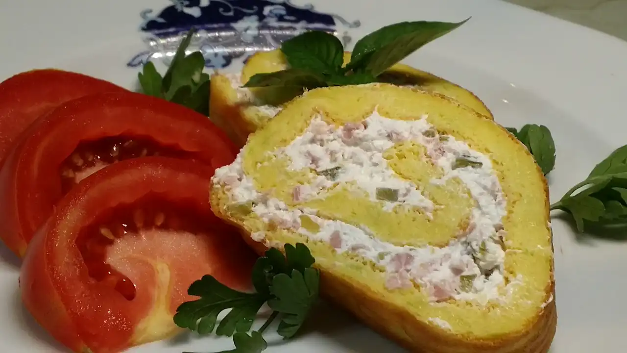 Stuffed zucchini roll