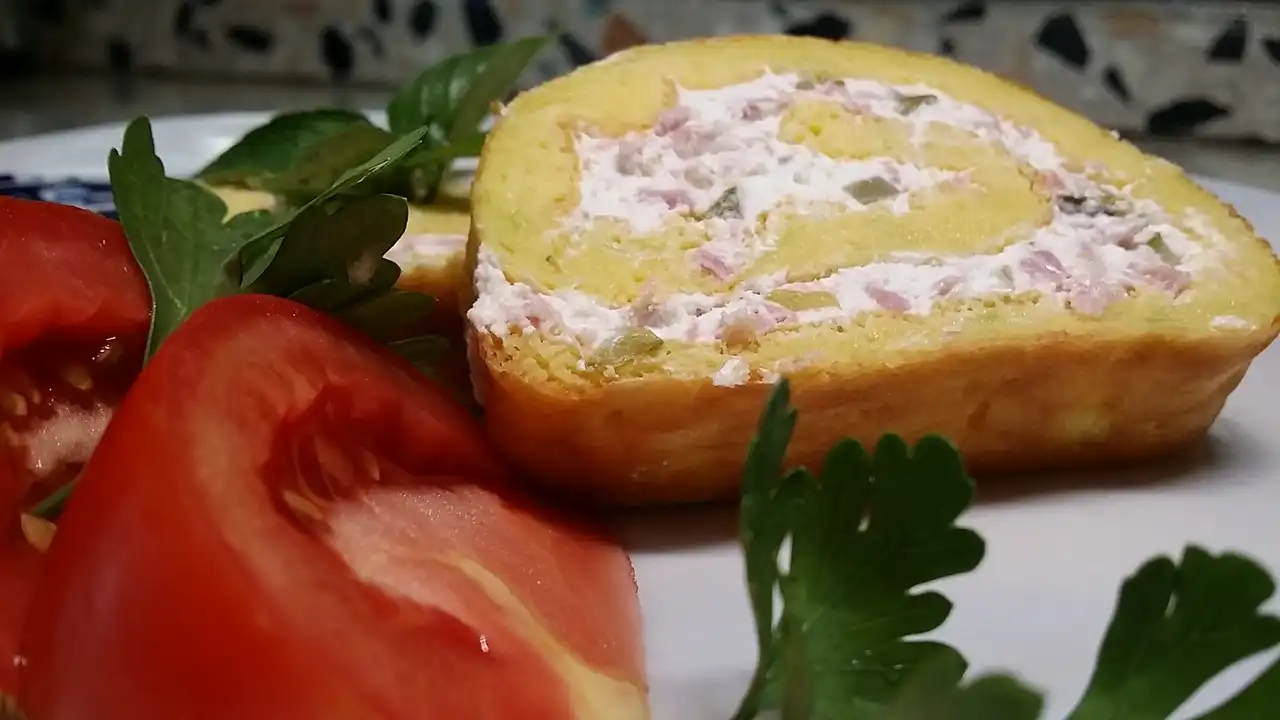 Stuffed zucchini roll