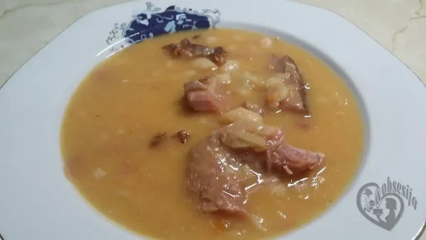 Čorbast pasulj sa suvim mesom 1 | Istaknuta slika 1/4 | Tradicionalni, čorbast, pasulj, sa, suvim, mesom, iz, Banata