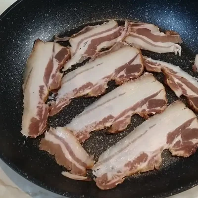 Palenta sa slaninom i sirom | Priprema slanine | Postupak 2 | Slika 1/2