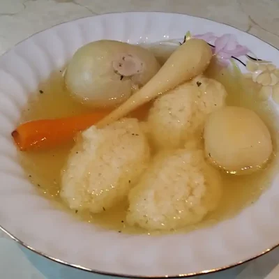 Supa sa griz knedlama | Serviranje supe | Postupak 4 | Slika 2/3