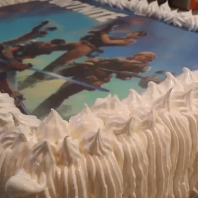 Slika vezana za Torta Lenja Žena sa malinama