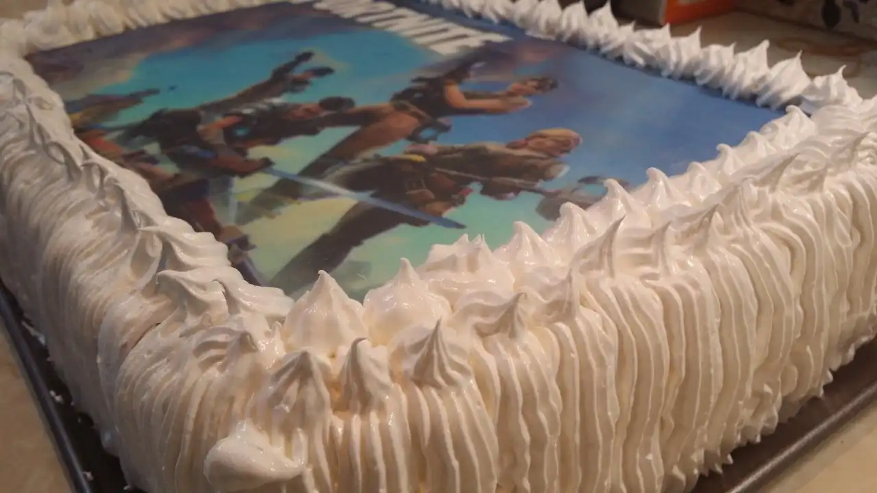 Torta Lenja Žena sa malinama