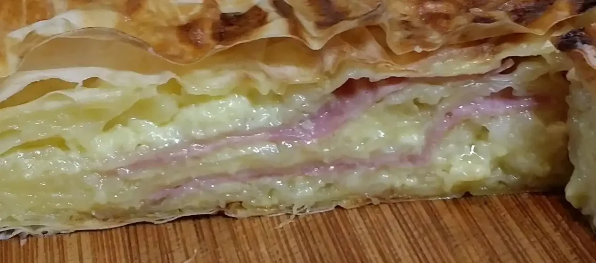 Gibanica sa sirom i šunkom