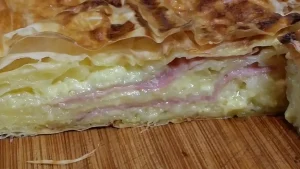 Gibanica sa sirom i šunkom Gibanica sa sirom i šunkom 1- Istaknuta slika