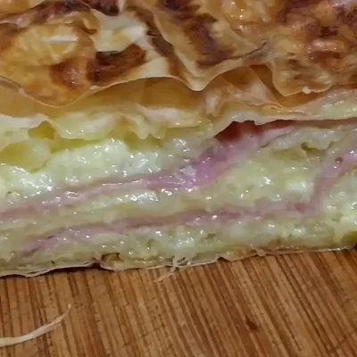 Slika vezana za Gibanica sa sirom i šunkom 1