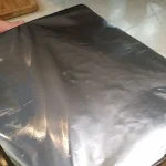 Krmenadle u sosu od crnog luka | Dodavanje sosa od luka preko mesa | Postupak 4 | Slika 5/6