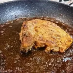 Krmenadle u sosu od crnog luka | Prženje mesa | Postupak 2 | Slika 7/9