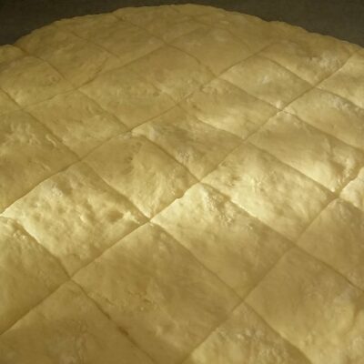 Pogača sa margarinom i oreganom | Oblikovanje pogače | Postupak 3 | Slika 2/3