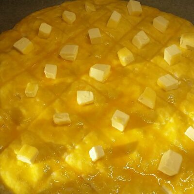 Pogača sa margarinom i oreganom | Margarin i začin na pogači | Postupak 4 | Slika 1/2