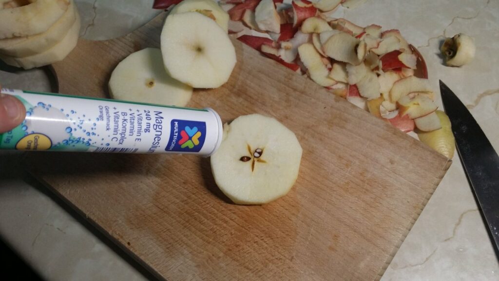 Jabuke u testu – zlatni krugovi | Priprema jabuka | Postupak 2 | Slika 1/1