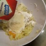 Pljeskavice od tikvica | Pravljenje smese za pljeskavice | Postupak 2 | Slika 5/6