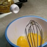 Pita sa sirom i susamom | Priprema preliva za pitu | Postupak 4 | Slika 2/5