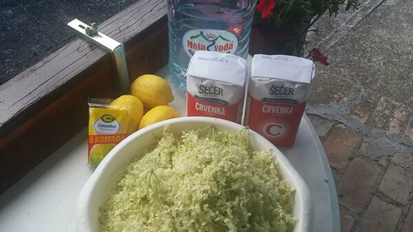 23u63KwM8vLAbWUb5ETpKSskUmEpSVvPYrZEge84zqZbSHV3VdBfZfVi1HbfR2GXNL7Kn | Istaknuta slika 3/3 | Zdrav, i, osvežavajući, sok, od, zove, kao, osnovni, napitak, svakog, leta