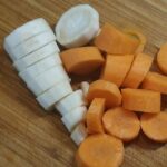 Pileći batak sa povrćem iz rerne | Priprema povrća | Postupak 2 | Slika 2/4