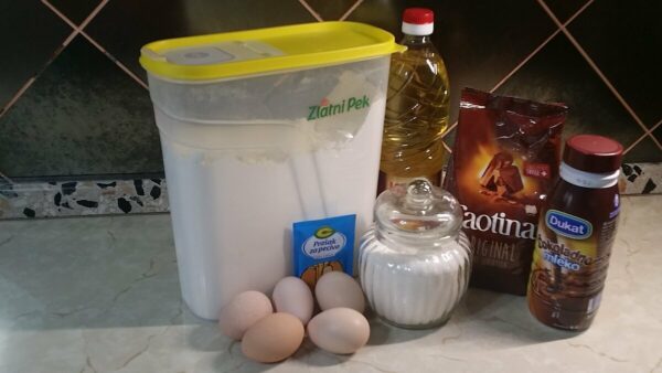 23uFRq61yQerQZCndmPxZbeNaNAuANe4eDoXLoPmyThmy8BxMZm4riFAjUkVfNps9ukdJ | Istaknuta slika 5/5 | Kremasta, torta, savršeno, zadovoljstvo, ukusnih, kombinacija