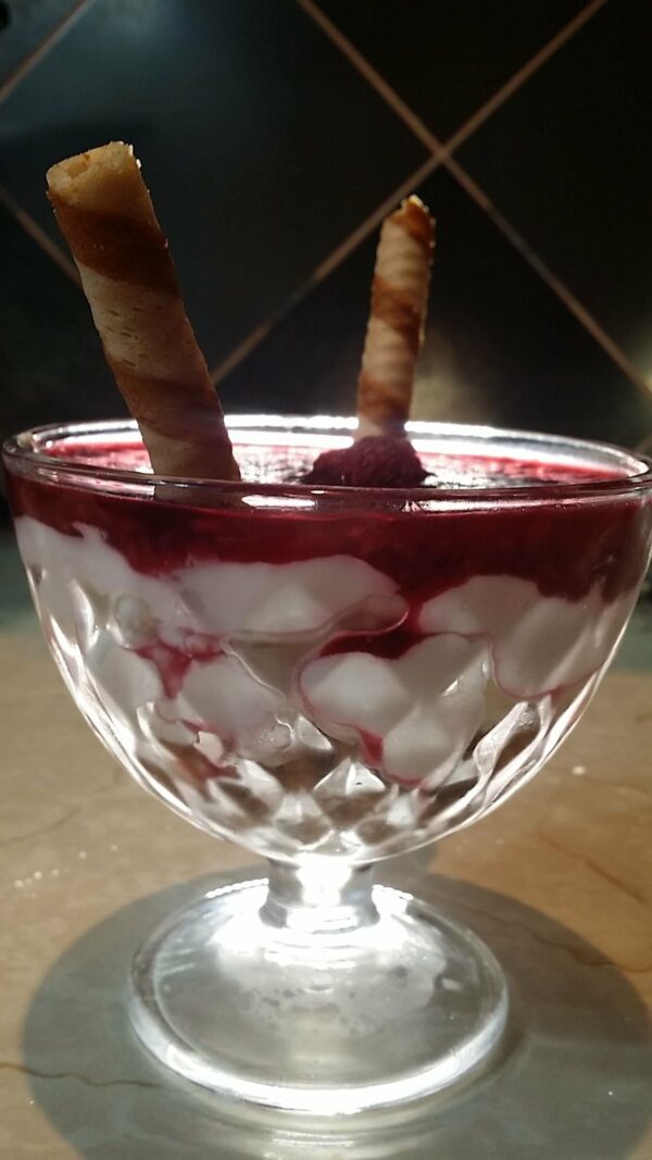 23uQpV4emCTuoVPfGrZ3mzab1JTFLqeZCrPTwXDH8jpbECvLwTF2wdG3JWiYi2m3sqUvw | Istaknuta slika 2/4 | Osvežavajući, desert, u, čaši, kremasti, užitak