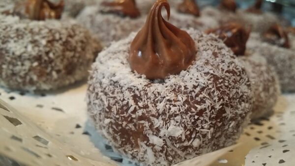 23vi25nMeW8nbiJe3iUbPfZwpfjch8UxJfLhhuFt8b8AL8ZEZgcAdrSGwoN3mnaSvoEsh | Istaknuta slika 2/2 | Brzi, dekorativni, i, ukusni, sitni, kolači