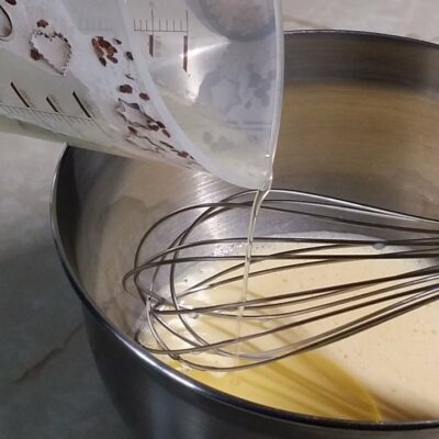 Pita sa sirom i susamom | Priprema za smesu kojojm mažemo kore | Postupak 1 | Slika 2/3