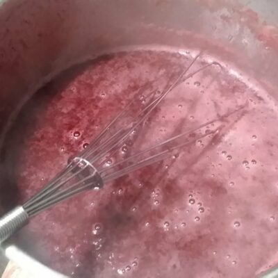 Cheesecake u čaši | Priprema voćnog preliva | Postupak 1 | Slika 2/3