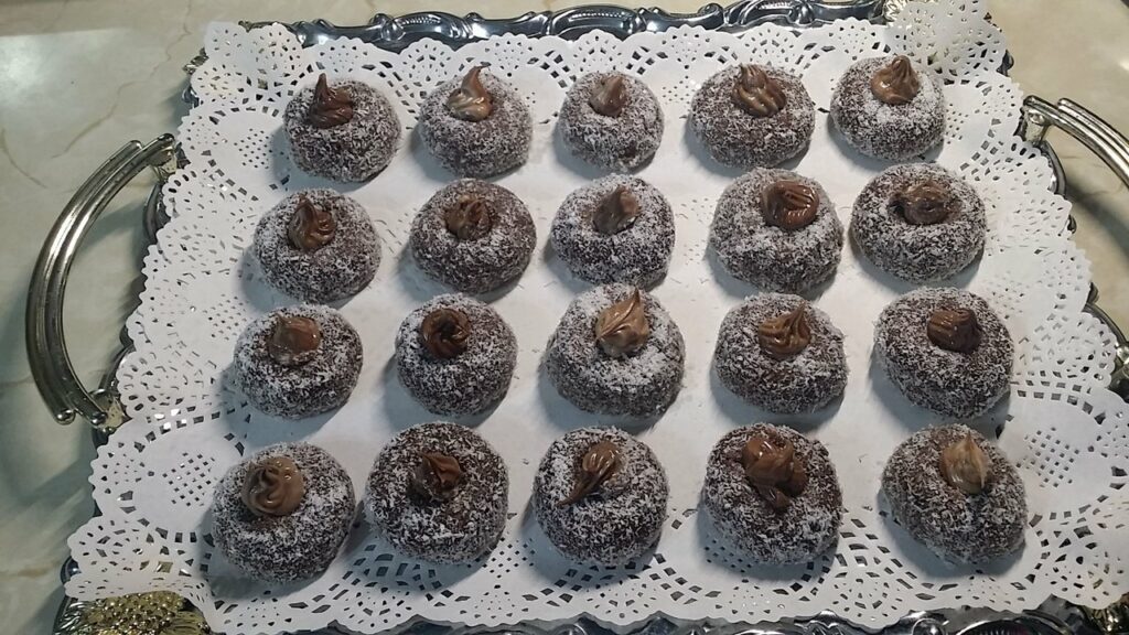 Lastino Gnezdo – kuglice sa eurokremom | Dekorisanje kuglica | Postupak 3 | Slika 1/1