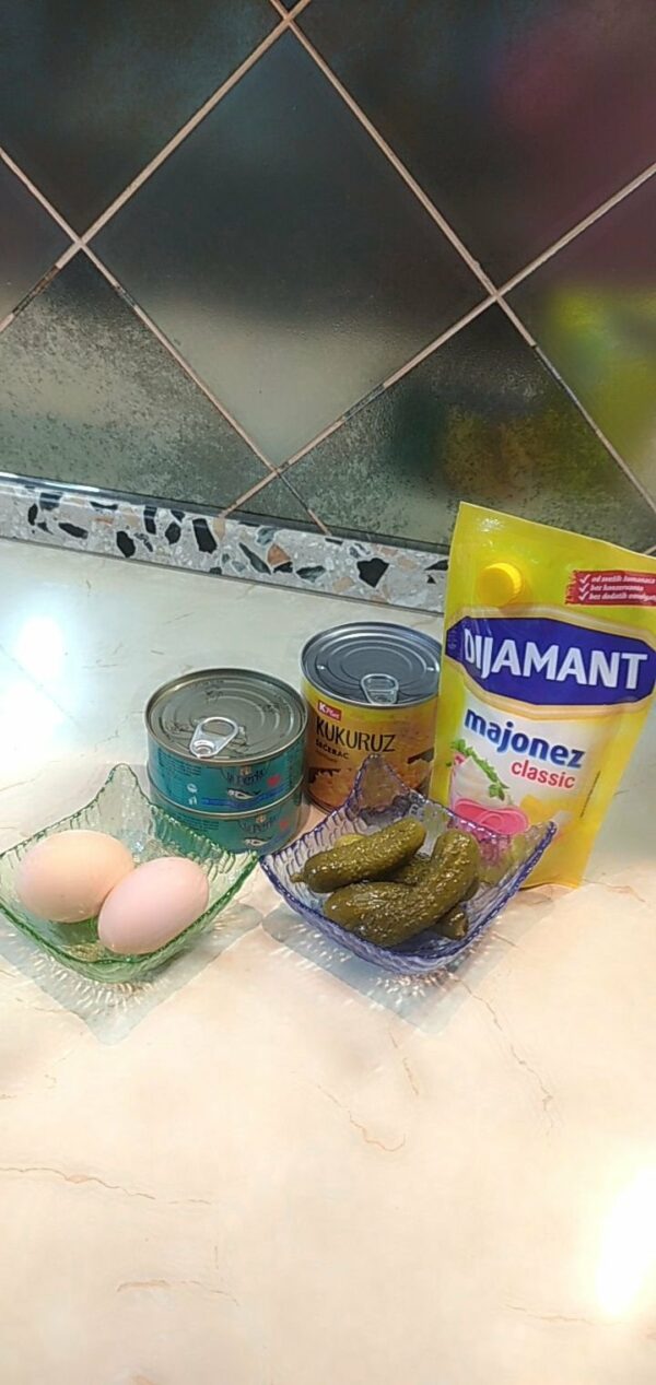 23wCLbqiLtU8kEuZmKp8TGGQfikLjqCGjFJ6rrfA7bxdyMZDTJTHLxDTXoLyUWj6biHoJ | Istaknuta slika 2/2 | zdrav, i, osvežavajući, obrok, u, toplim, letnjim, danima