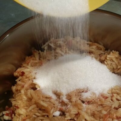 Kremasti kolač sa jabukama | Priprema jabuka | Postupak 1 | Slika 1/2