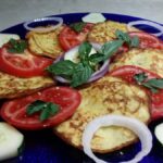 23wWxrCLvd5bjEQmocAnKKsSiCdDuw1pes3RLLekRtKnjRyFVeduZ1x937Qvz4zDHBz2j | Istaknuta slika 2/4 | Sočne, i, zdrave, pljeskavice, sa, svežim, tikvicama, savršen, obrok, za, leto