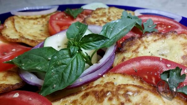 23wqnMgHYVQv6pH5A4uGx82jj8PZMfBD7jSqTvemBWsBEJcjzMq6nix5Whyp2pKuBs4PB | Istaknuta slika 3/4 | Sočne, i, zdrave, pljeskavice, sa, svežim, tikvicama, savršen, obrok, za, leto