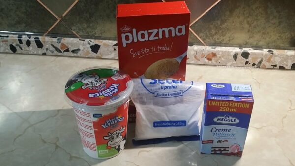 23x18qS9x39PGiGD7mJ6W92hRMsyEuunCEcBU94pJsUXywUM5XH7QeRQTvpnTj42NjZ3r | Istaknuta slika 4/5 | Kremasta, torta, savršeno, zadovoljstvo, ukusnih, kombinacija