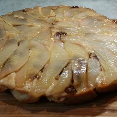 Prevrnuti kolač sa kruškama | Završni deo kolača | Postupak 3 | Slika 1/3