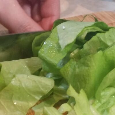 Cezar salata sa pilećim prsima | Priprema salate | Postupak 2 | Slika 1/2