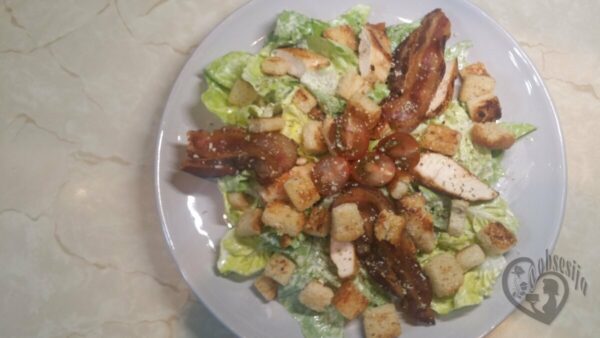 23xepQLea9yYgcpPpa33wQa3TXALTS5wu7eSkYZUp7siF89fNvuai6ThmQqrx93eWLDAK | Istaknuta slika 2/3 | Sveža, zelena, salata, hrskavi, krutoni, i, sočna, piletina