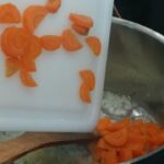 Čorba od boranije sa povrćem | priprema boranije | Postupak 2 | Slika 2/4