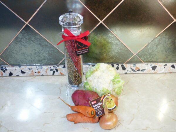 EokfTiHaDRGHTzfaHwDtGGaBzk2bZ1SGWbRJRz63a7ezZyMijiAWp6yZpJboJWWVuiB | Istaknuta slika 4/5 | Kremasta, supa, od, karfiola, ukusan, i, hranljiv, obrok, za, razne, prigode