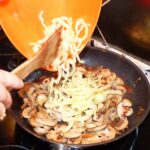 Šnicle u lovačkom sosu | Priprema sosa | Postupak 4 | Slika 3/9