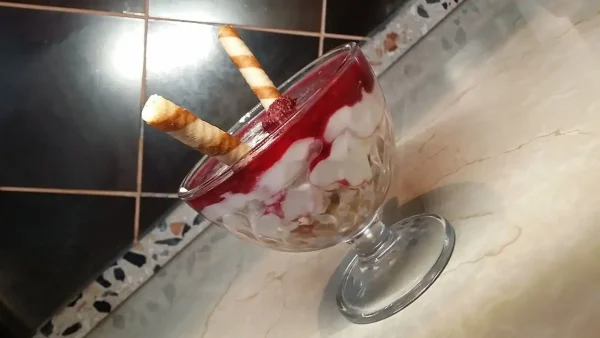 Cheesecake u čaši 1 | Istaknuta slika 1/4 | Osvežavajući, desert, u, čaši, kremasti, užitak