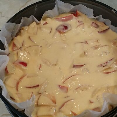 Kolač sa jabukama na tradicionalan način | Raspored fila i pečenje kolača | Postupak 3 | Slika 1/2