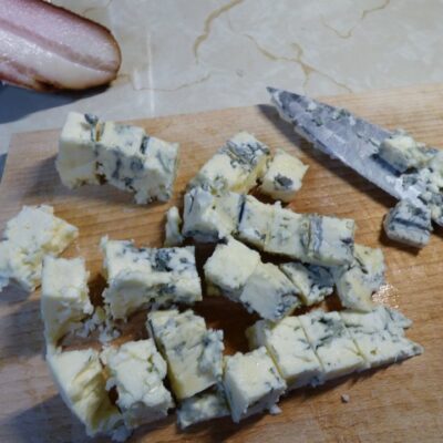 Špageti u gorgonzola sosu | Priprema namirnica za sos | Postupak 1 | Slika 3/3
