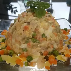 Ruska salata sa šunkom 1