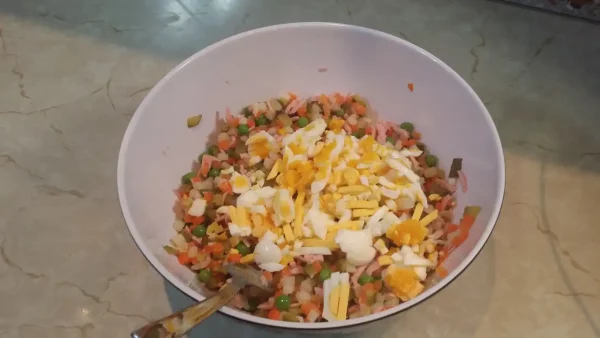 Ruska salata sa šunkom 8 | Istaknuta slika 3/4 | Osvežavajuća, ruska, salata, kao, prilog, za, sve, prilike