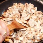 Šnicle u lovačkom sosu | Priprema sosa | Postupak 4 | Slika 2/9