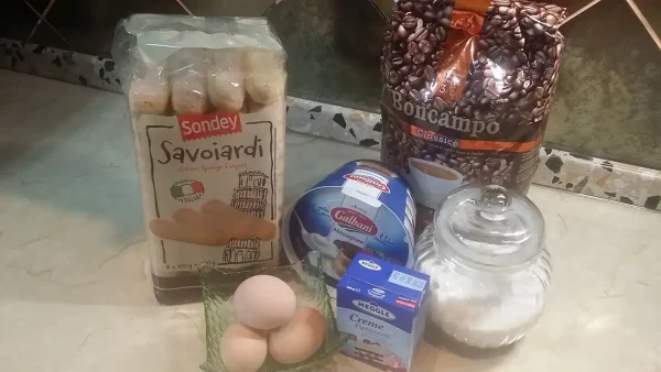 Tiramisu – Italijanski klasik 40 | Istaknuta slika 4/4 | Osvežavajući, kremasti, tradicionalni, desert