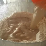 Domaće lepinje – tradicional domaće kuhinje | Priprema brašna | Postupak 2 | Slika 4/6