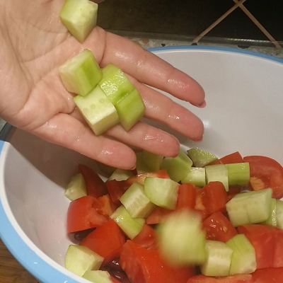 Pileći filet sa salatom | Priprema salate | Postupak 3 | Slika 3/3