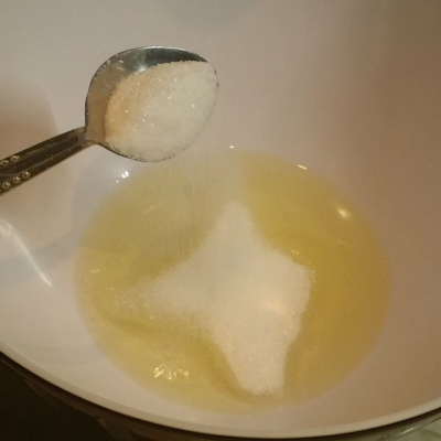 Vatreno slatke puslice | Priprema smese od belanaca za puslice | Postupak 1 | Slika 1/2