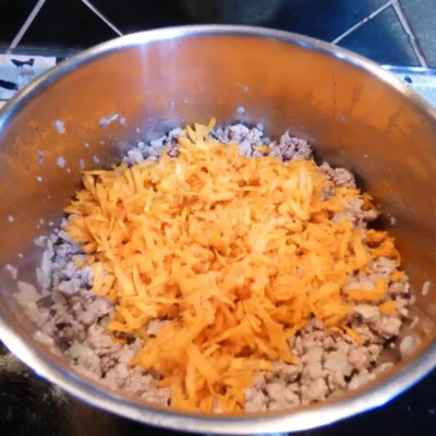 Bolonjez sos na klasičan način | Priprema sosa  | Postupak 2 | Slika 2/3