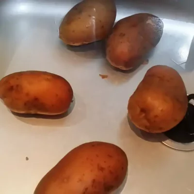 Francuski krompir – na srpski način | Priprema krompira i jaja | Postupak 1 | Slika 1/3